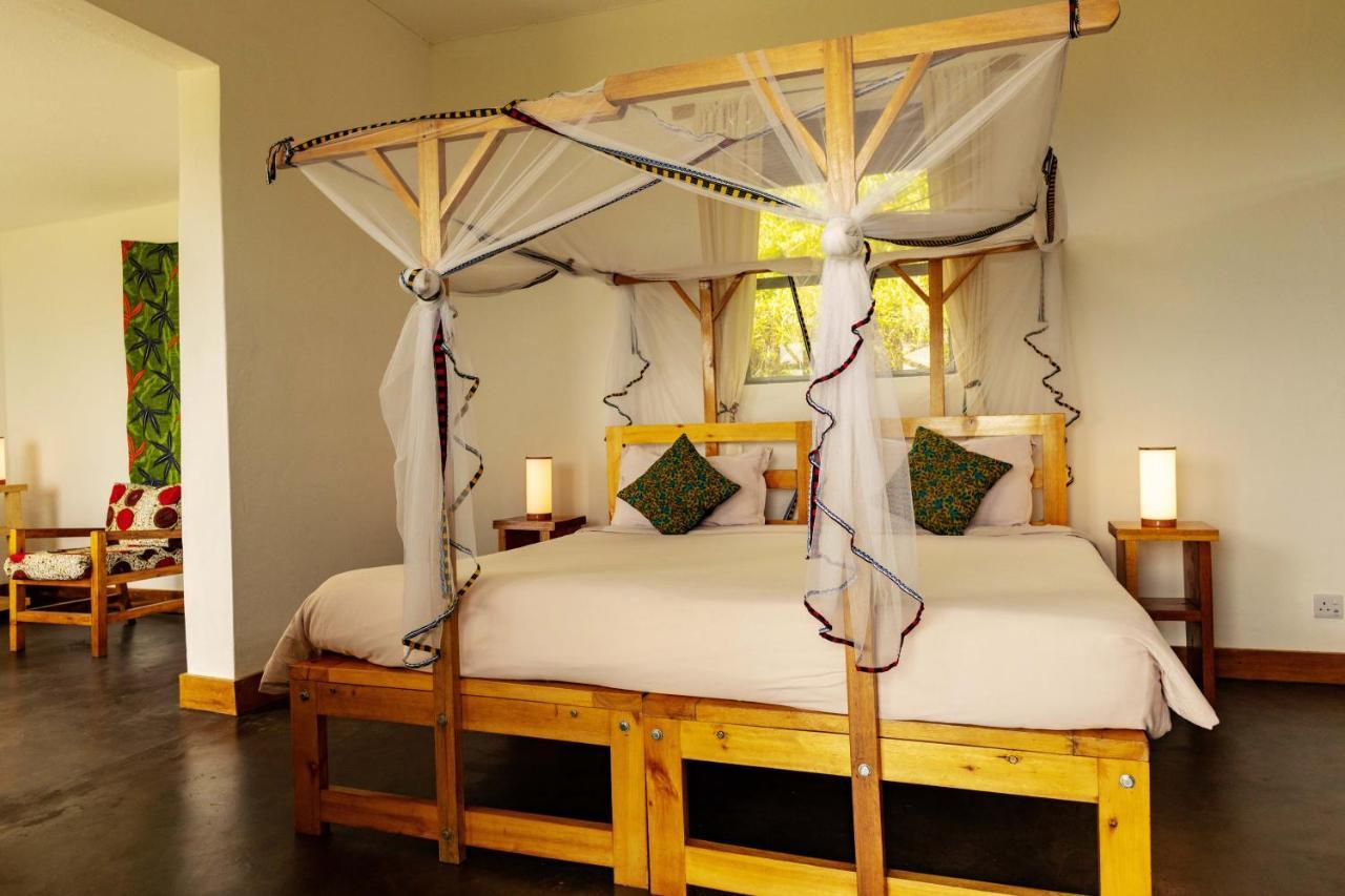 Isunga Lodge Kibale National Park Esterno foto