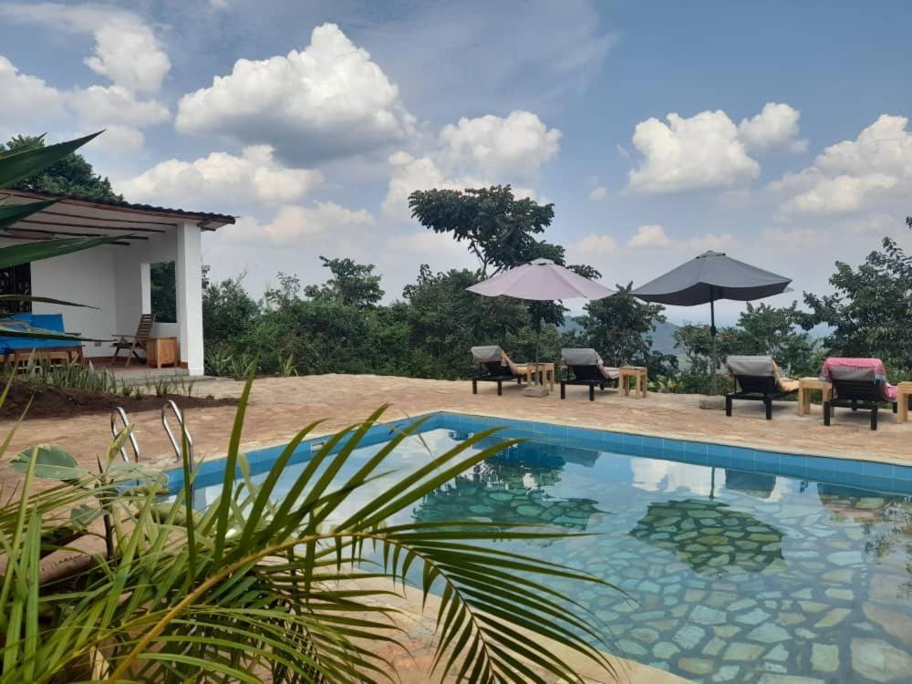 Isunga Lodge Kibale National Park Esterno foto